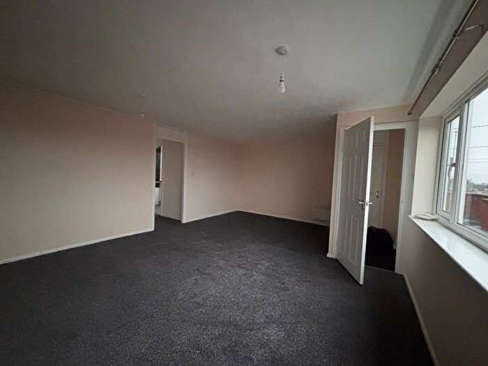 2 Bedroom Flat To Rent In Lodge Road, Rugeley, WS15