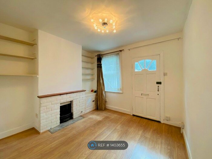 2 Bedroom Terraced House To Rent In Upper Crown Street, Reading, RG1