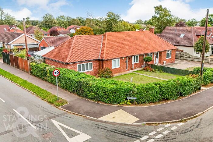3 Bedroom Semi-Detached Bungalow For Sale In Green Lane East, Rackheath, Norwich, NR13