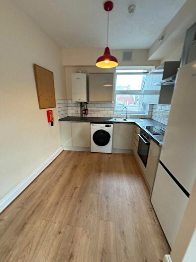 4 Bedroom Flat To Rent In Flat, The Mall, Bristol, BS8