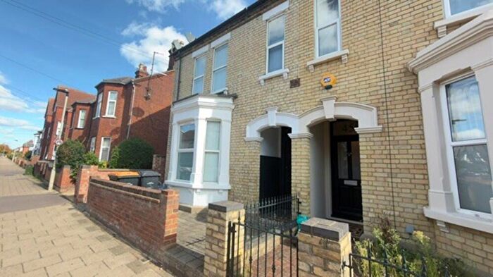 1 Bedroom Flat To Rent In Flat, Spenser Road, MK40