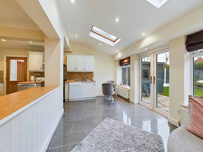 3 Bedroom Detached House For Sale In Woodlands Avenue, Shelton Lock, DE24