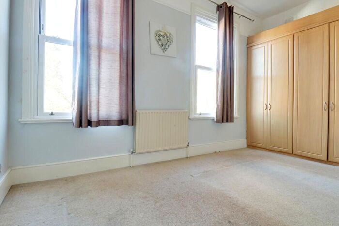 2 Bedroom Flat To Rent In Cambridge Road, Bromley, Kent, BR1