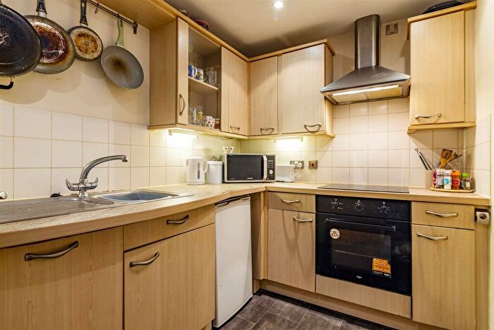 2 Bedroom Apartment To Rent In **£pppw Excluding Bills** Ropewalk Court, Nottingham, NG1