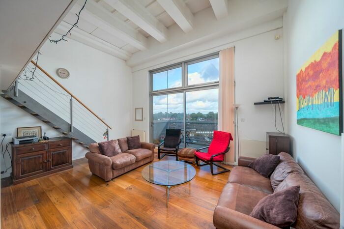 3 Bedroom Flat To Rent In The Piper Building, Peterborough Road, Fulham, London SW6