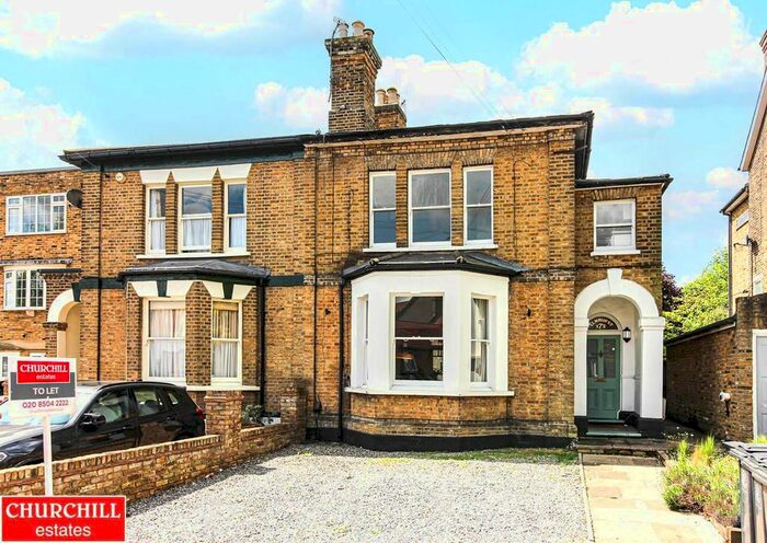 2 Bedroom Flat To Rent In Princes Road, Buckhurst Hill, IG9