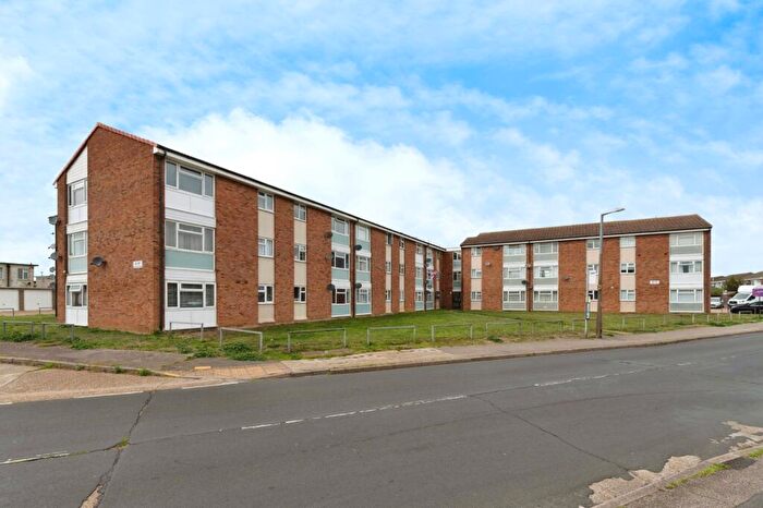 2 Bedroom Flat For Sale In Coronation Avenue, East Tilbury, Tilbury, Essex, RM18