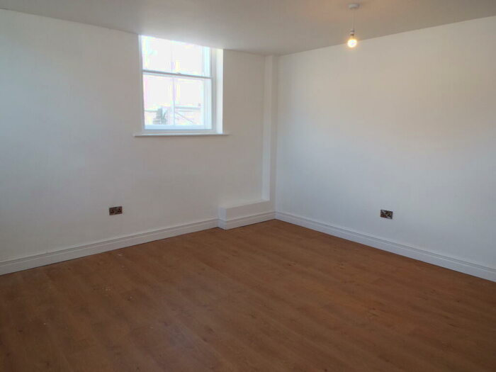 1 Bedroom Flat To Rent In Station Street, Mansfield Woodhouse, NG19