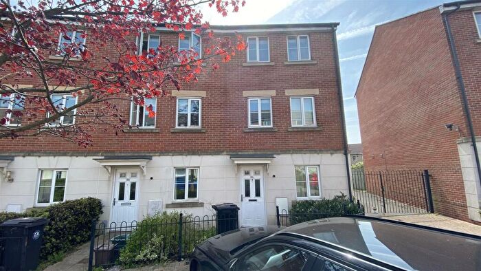 4 Bedroom Town House To Rent In Montreal Avenue, Bristol, BS7