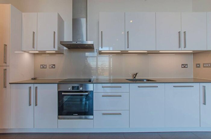 2 Bedroom Flat To Rent In Powis Street, Woolwich, London, SE18