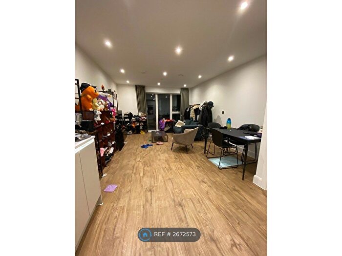 2 Bedroom Flat To Rent In Amaryllis House, Colindale, NW9