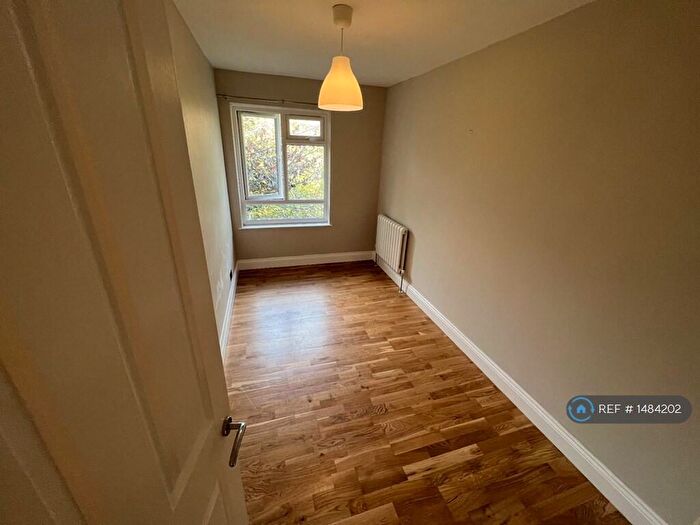 2 Bedroom Flat To Rent In Aldbury Grove, Welwyn Garden City, AL7
