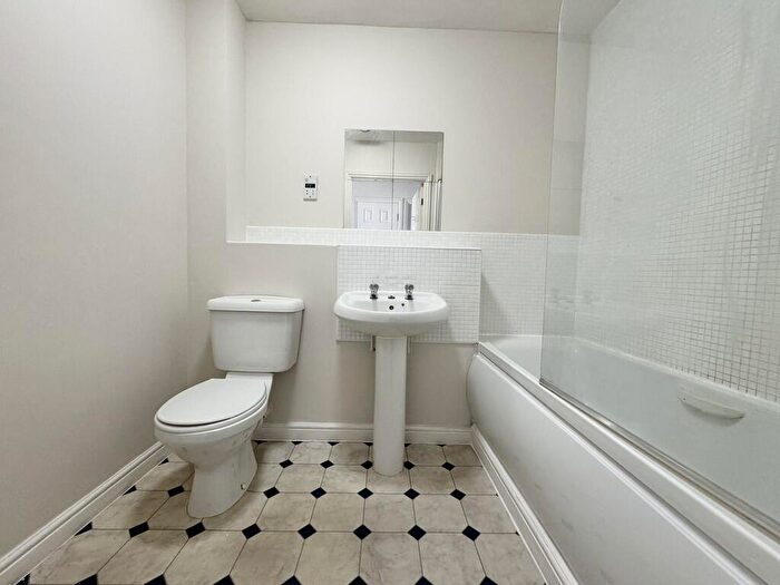2 Bedroom Apartment To Rent In Trostrey Road, Birmingham, B30