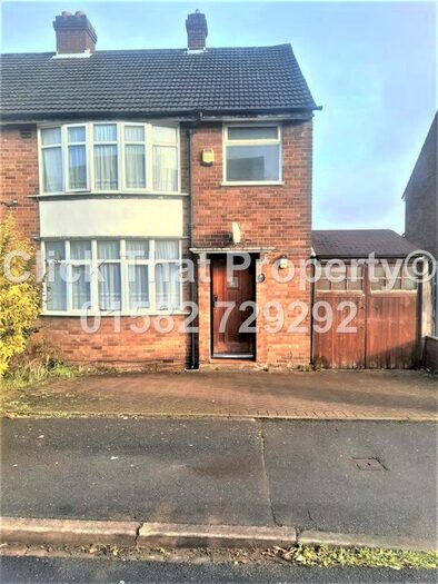 3 Bedroom Semi-Detached House To Rent In Hillary Crescent, Luton, Bedfordshire LU1
