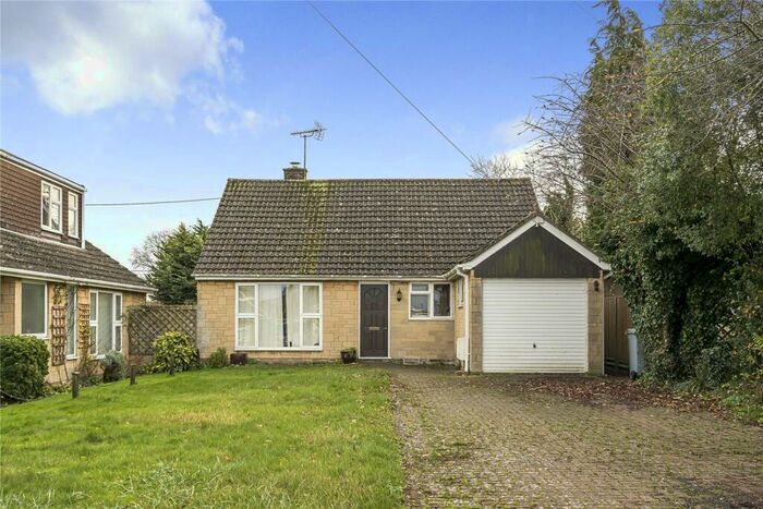 3 Bedroom Bungalow For Sale In Perrott Close, North Leigh, Witney, OX29