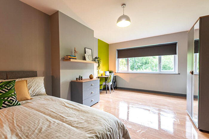 4 Bedroom Semi-Detached House To Rent In Copperfield Road, Southampton, SO16