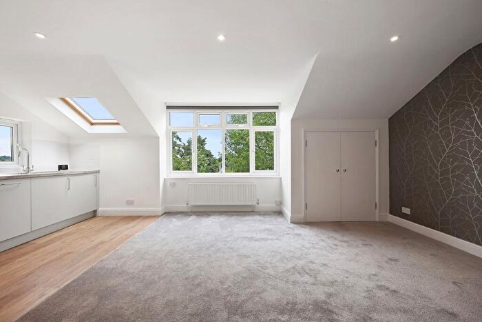 1 Bedroom Flat To Rent In Pleshey Road (), Holloway, N7