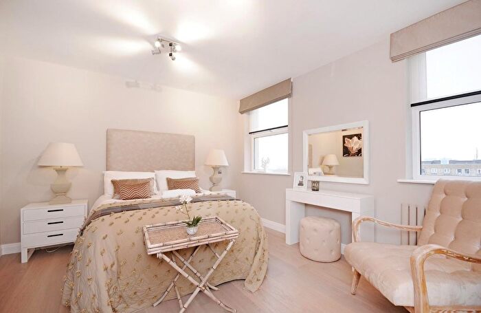 3 Bedroom Flat To Rent In St. Johns Wood Park, London, NW8