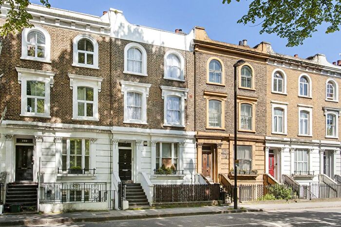 2 Bedroom Flat For Sale In St. Pauls Road, London, N1