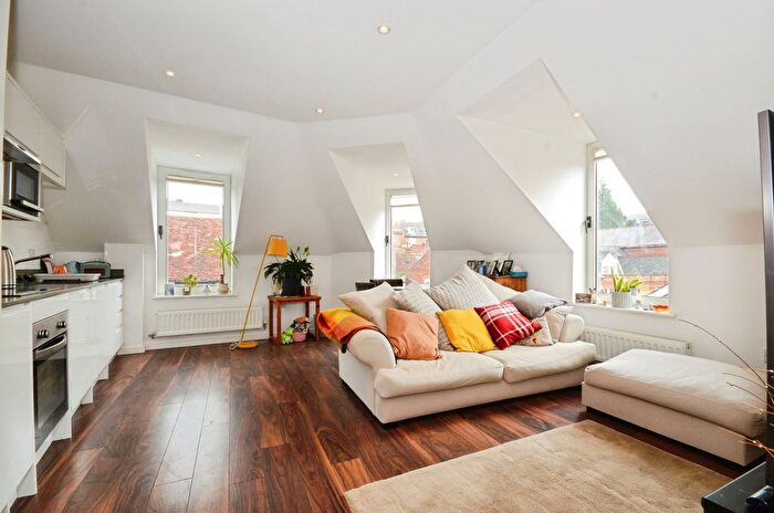 2 Bedroom Flat To Rent In Lower Dagnall Street, St. Albans, AL3