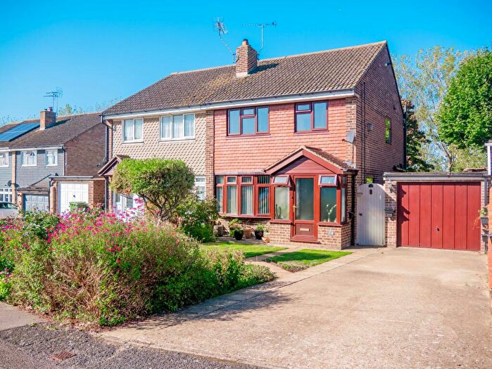 3 Bedroom Semi-Detached House For Sale In Chilham Close, Basildon, SS13