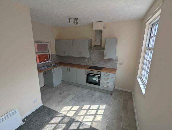 2 Bedroom Apartment To Rent In Broadgate, Lincoln, LN2