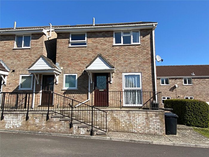 2 Bedroom Flat To Rent In Ash Grove, Chard, Somerset, TA20