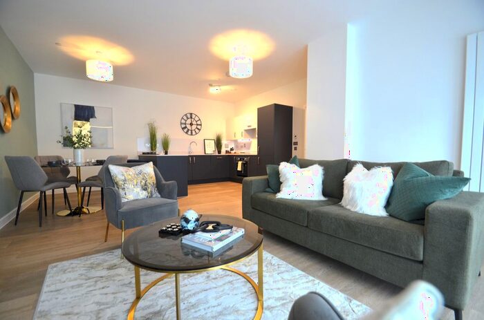 2 Bedroom Flat To Rent In Station Avenue, Walton Court, Walton-On-Thames, KT12