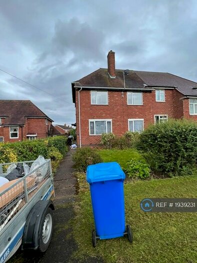 3 Bedroom Semi-Detached House To Rent In Rydal Crescent, Chesterfield, S41