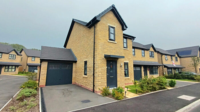3 Bedroom Detached House For Sale In Moss Hey Street, Shaw, OL2