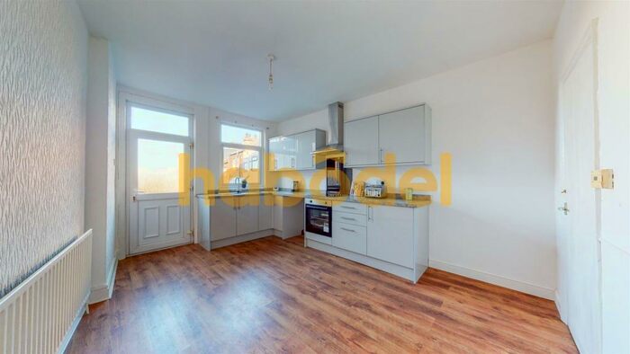 3 Bedroom Terraced House To Rent In Park Road, Barnsley, S70