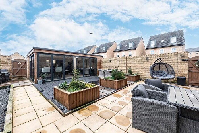 4 Bedroom Detached House For Sale In Plumpton Crescent, Castleford, WF10