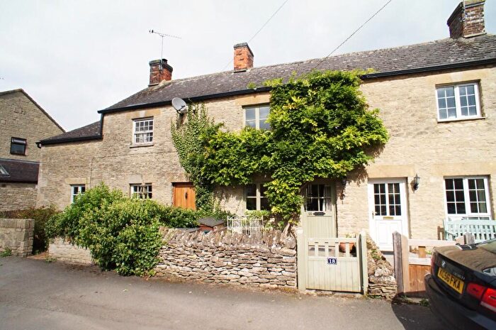 2 Bedroom Cottage For Sale In Hambidge Lane, Lechlade, Gloucestershire, GL7
