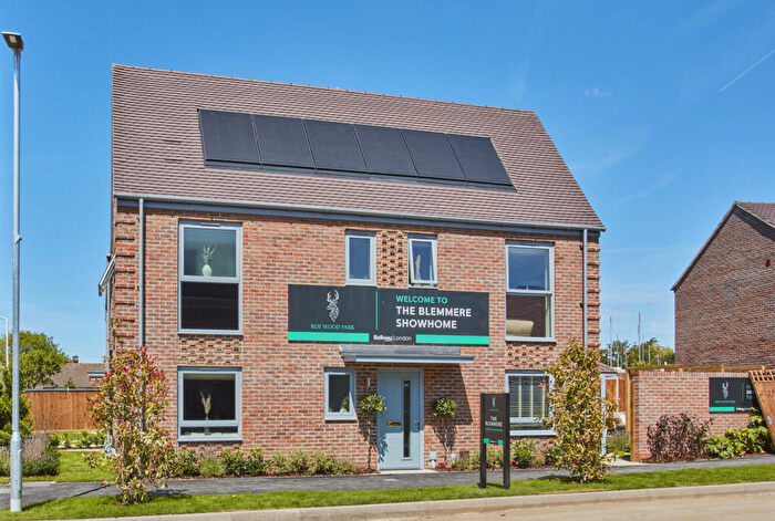 3 Bedroom End Of Terrace House For Sale In Tring Gardens, Harold Hill, Romford, RM3