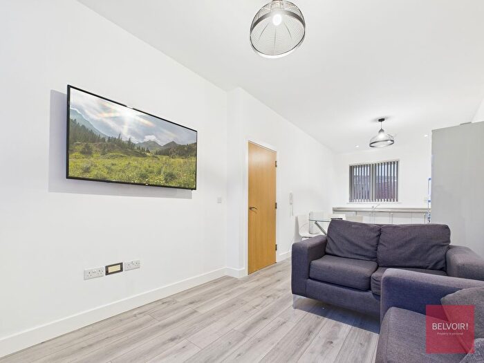 2 Bedroom Flat To Rent In College Street, City Centre, Swansea, SA1