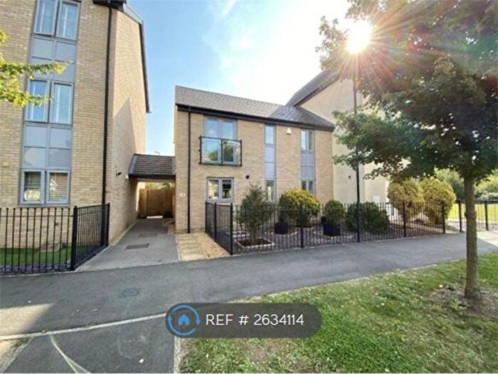 3 Bedroom Semi-detached House To Rent In Dramsell Rise, St. Neots, PE19