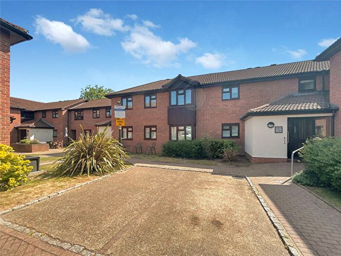 2 Bedroom Flat For Sale In Bowes Close, Sidcup, DA15