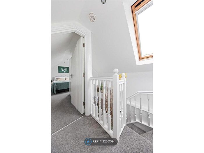1 Bedroom Semi-Detached House To Rent In Fairland Road, Stratford, E15