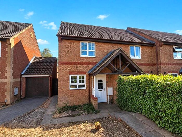 2 Bedroom End Of Terrace House For Sale In Park Close, Earls Barton, Northamptonshire, NN6