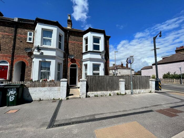 3 Bedroom End Of Terrace House To Rent In Central Location, BN21