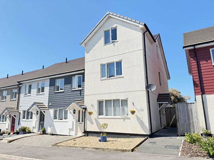 3 Bedroom Semi-Detached House For Sale In Pridham Place, Bideford, EX39