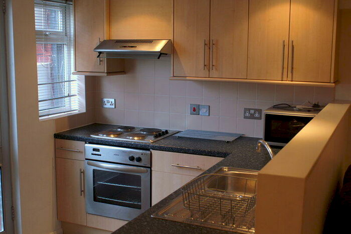 1 Bedroom Flat To Rent In Elsham Terrace, Burley, Leeds, LS4