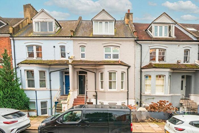 2 Bedroom Flat For Sale In Sumatra Road, West Hampstead, NW6