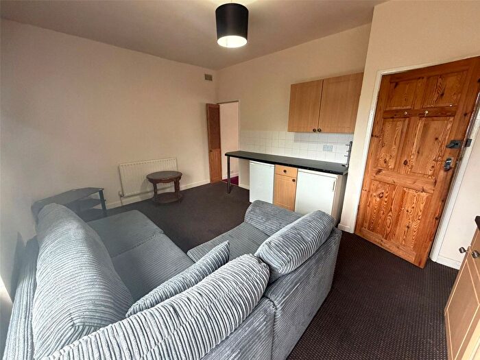 1 Bedroom Flat To Rent In Church Street, Dudley, DY5
