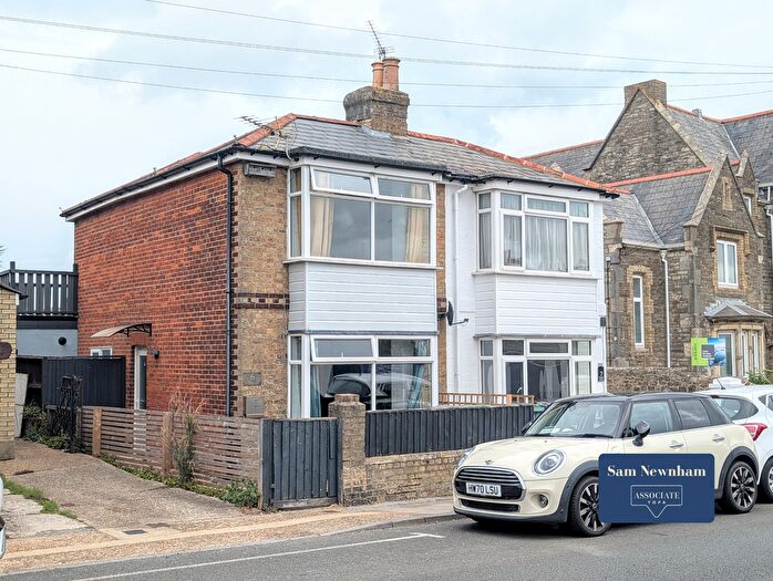 3 Bedroom Semi-detached House For Sale In Green Street, Ryde, PO33