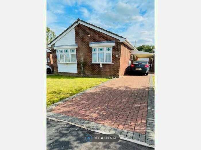 2 Bedroom Bungalow To Rent In Tythe Piece, Huntingdon, PE28