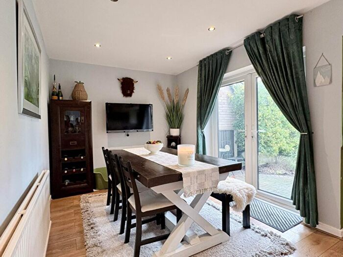 4 Bedroom Semi-Detached House For Sale In Bretby Close, Doncaster, DN4