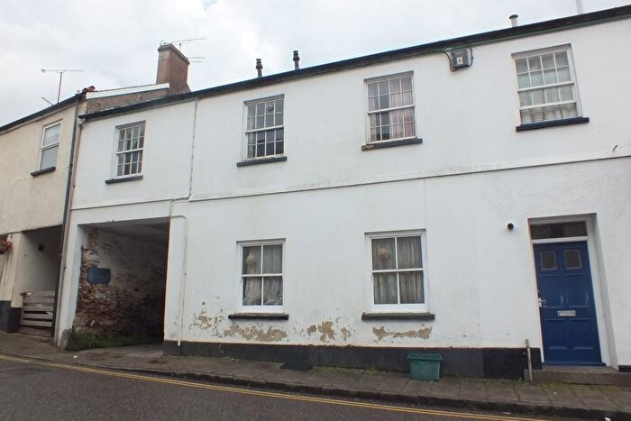2 Bedroom Flat To Rent In Exeter Street, North Tawton, Devon, EX20