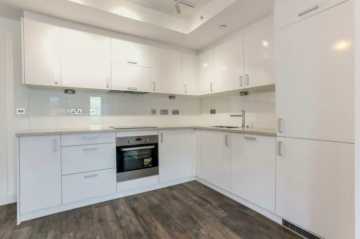 2 Bedroom Apartment To Rent In Pontoon Dock London, E16