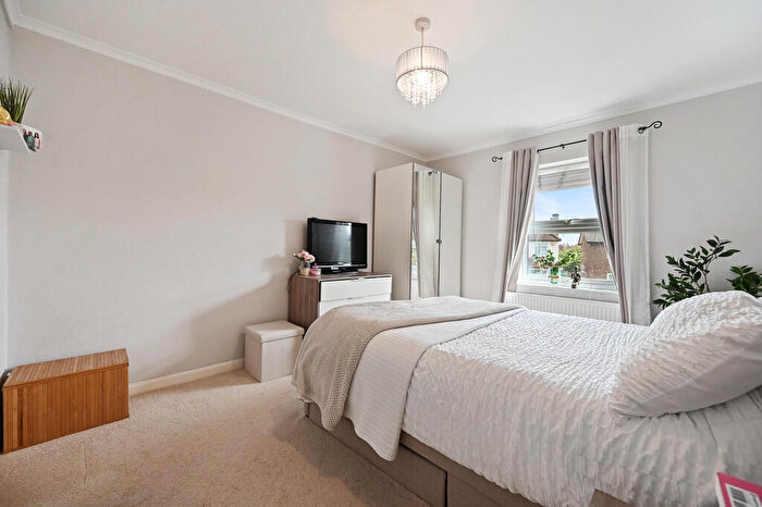 2 Bedroom Apartment To Rent In College Road, Harrow Weald, HA3